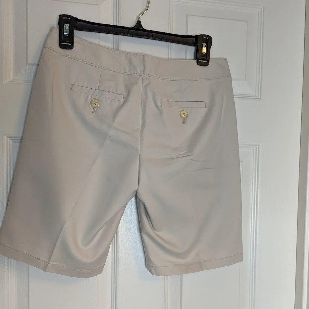 Ann Taylor Petites Signature Fit Shorts Women's size 2P‎ - Picture 7 of 7